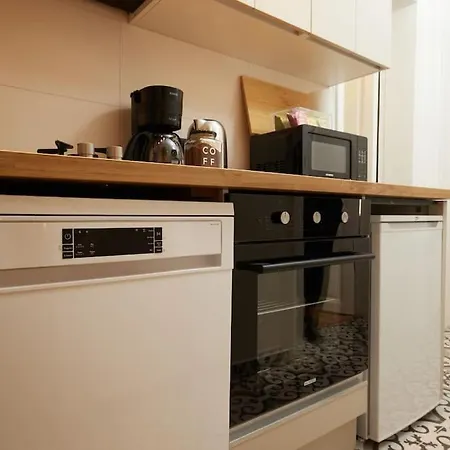 Stunning 3br 2bath Ac In Center - Santur D3 *