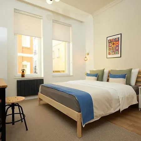 Apartment Stunning 3br 2bath Ac In Center - Santur D3