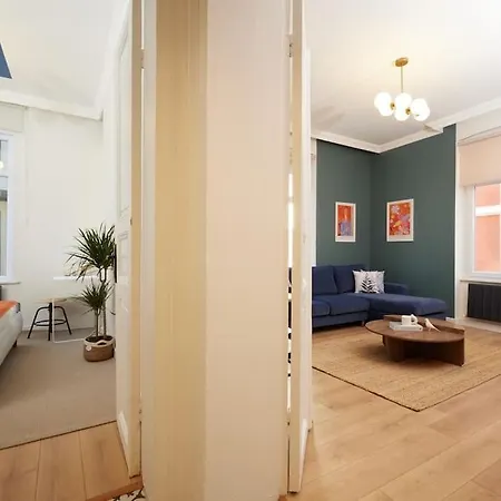 Stunning 3br 2bath Ac In Center - Santur D3 *