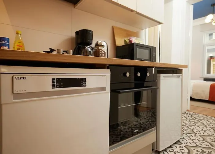 Stunning 3br 2bath Ac In Center - Santur D3 *