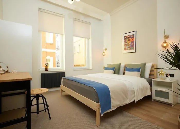 Apartamento Stunning 3br 2bath Ac In Center - Santur D3