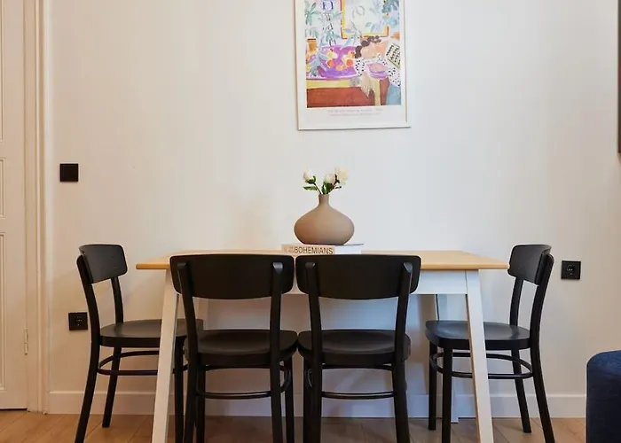 Apartment Stunning 3br 2bath Ac In Center - Santur D3